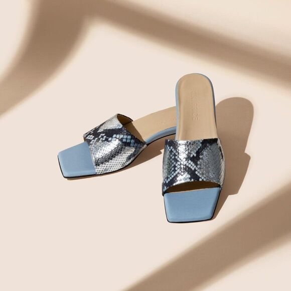 Slide On Over – Python patterned slides, New in Box - Picture 4 of 4